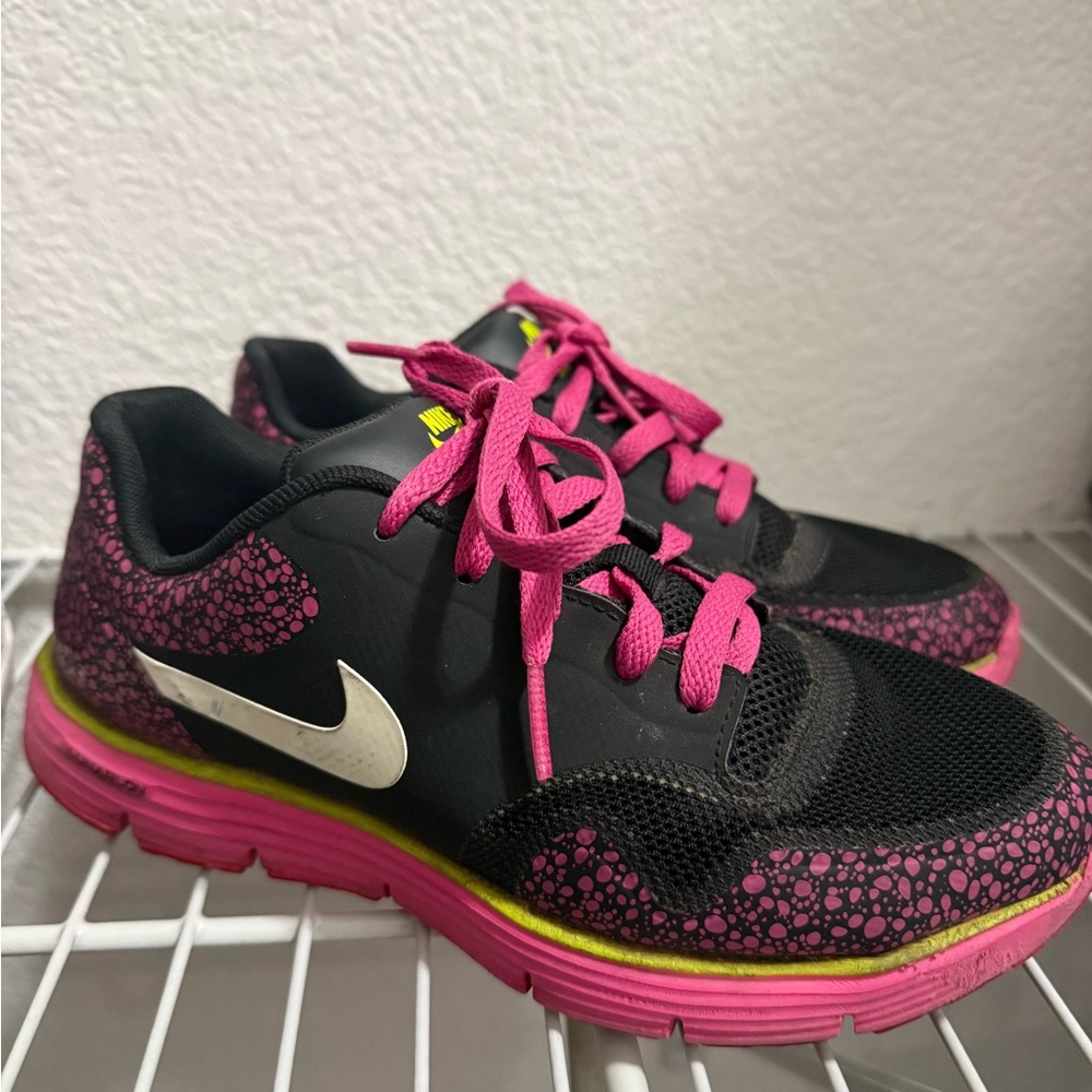 Stylish Women's Black and Pink Sneakers